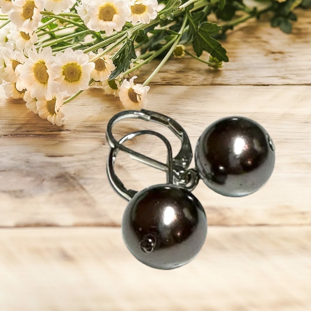 PEARL HOOK EARRINGS